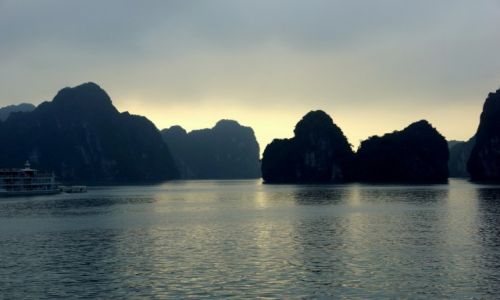 Zdjęcie WIETNAM / - / Zatoka Ha Long / Ha Long nocą