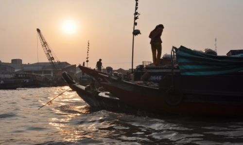 Zdjcie WIETNAM / delta Mekongu / Can Tho / Wodny targ o poranku