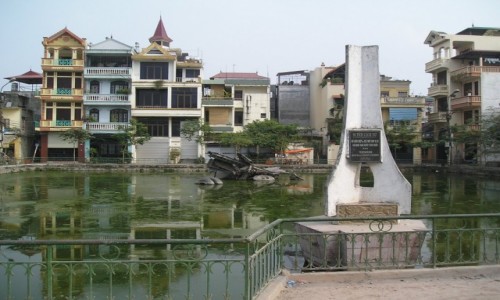 Zdjecie WIETNAM / PÓŁNOCNY / HANOI / WRAK BOMBOWCA B-52
