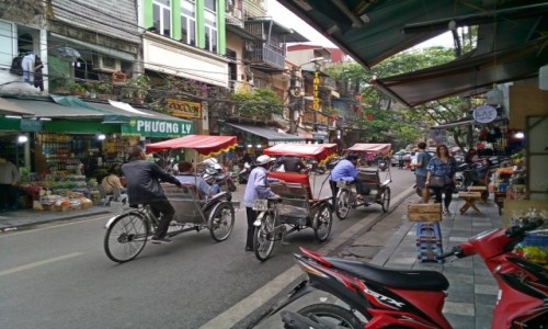 Zdjecie WIETNAM / Wietnam / Hanoi / ulica w Hanoi