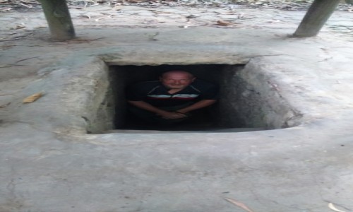 Zdjęcie WIETNAM / Azja / Cu Chi / wyjście z korytarzy Vietkongu