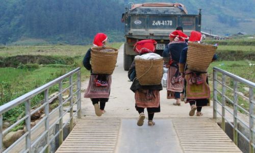 Zdjcie WIETNAM / Sapa / Sapa / Kobiety z plemienia 