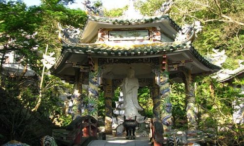 Zdjęcie WIETNAM / okolice Danangu / Góry Marmurowe / pagoda Thien Huo