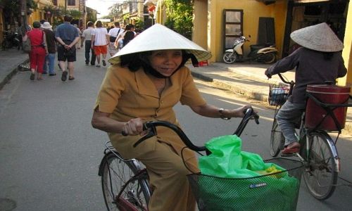 Zdjęcie WIETNAM / Hoi  An / brak / portrety Wietnamczyków 8