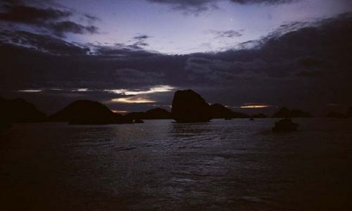 Zdjęcie WIETNAM / - / Zatoka Ha Long / Ha Long