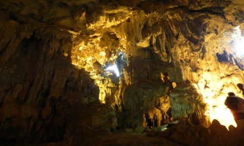 Zdjcie WIETNAM / zatoka / jaskinia / halong bay