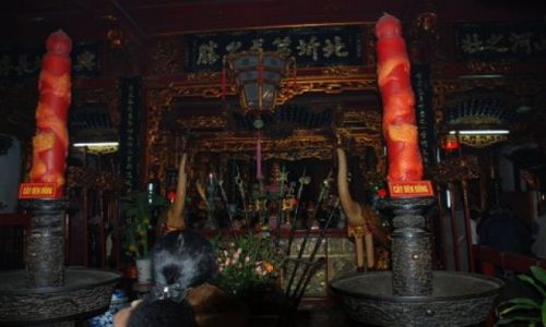 Zdjecie WIETNAM / Hanoi / Duong Thanh Nien / den Quan Thanh 