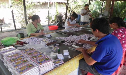 Zdjęcie WIETNAM / wyspa kokosowa / ... / reczna produkcjia cukierkow kokosowych