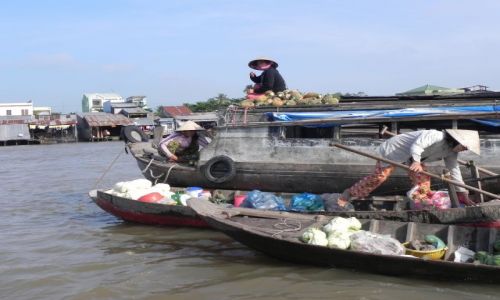 Zdjcie WIETNAM / delta mekongu / targ wodny / mekong