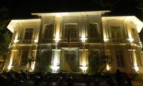 Zdjecie WIETNAM / hanoi / wietnam / jeden z urzedow w wietnamie