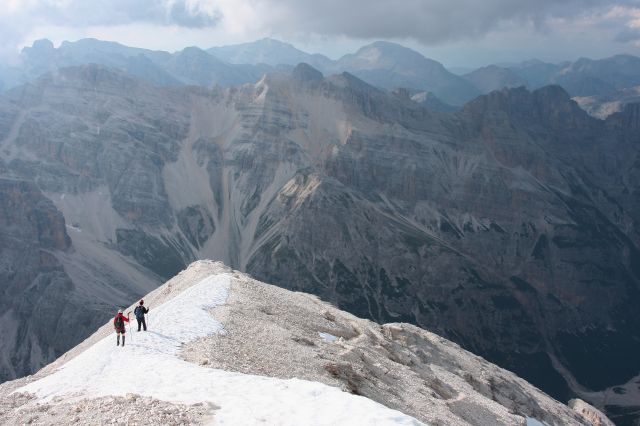 Zdjęcia: Dolomity, Alpy, Zejście granią z Tofana di Rozes (3225 m), WłOCHY Zdjęcia: Dolomity, Alpy, Zejście granią z Tofana di Rozes (3225 m), WłOCHY