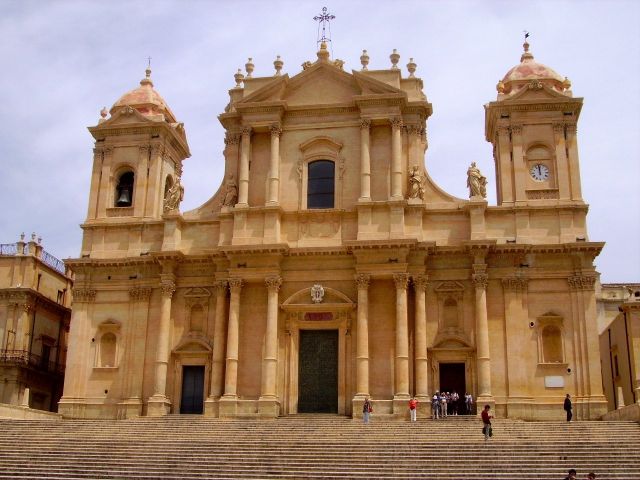 Zdjęcia: Noto, Sycylia, katedra w "złotym" Noto, WłOCHY Zdjęcia: Noto, Sycylia, katedra w "złotym" Noto, WłOCHY
