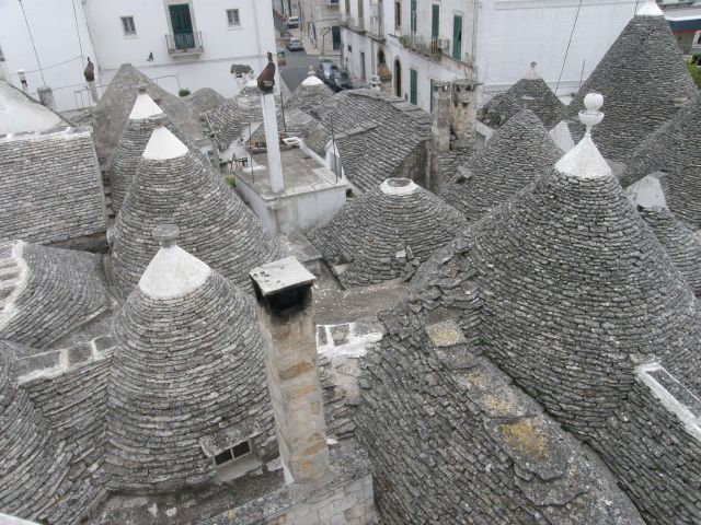Zdjęcia: na uliczce, Alberobello, Domki z trulli, WłOCHY Zdjęcia: na uliczce, Alberobello, Domki z trulli, WłOCHY