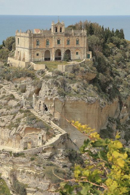 Zdjęcia: widok z via Indipendenza, południowo-zachodnia Kalabria, Calabria - Tropea , WłOCHY Zdjęcia: widok z via Indipendenza, południowo-zachodnia Kalabria, Calabria - Tropea , WłOCHY