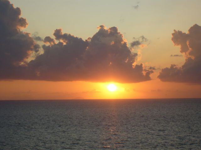 Zdjęcia: Morze Tyreńskie, Kalabria, Stromboli - "czarny olbrzym"., WłOCHY Zdjęcia: Morze Tyreńskie, Kalabria, Stromboli - "czarny olbrzym"., WłOCHY