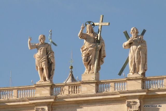 Zdjęcia: Rzym, Rzym Plac Św.Piotra rzeźby na Bazylice, WłOCHY Zdjęcia: Rzym, Rzym Plac Św.Piotra rzeźby na Bazylice, WłOCHY