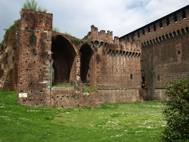 Zdjęcia: Castello Sforzesco, Milano, przed deszczem..., WłOCHY Zdjęcia: Castello Sforzesco, Milano, przed deszczem..., WłOCHY