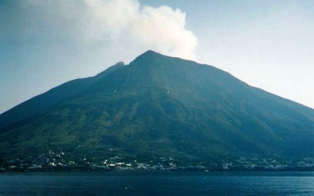 Zdjęcia: Wyspa Stromboli, Morze Tyrreńskie, Mt. Stromboli, WłOCHY Zdjęcia: Wyspa Stromboli, Morze Tyrreńskie, Mt. Stromboli, WłOCHY