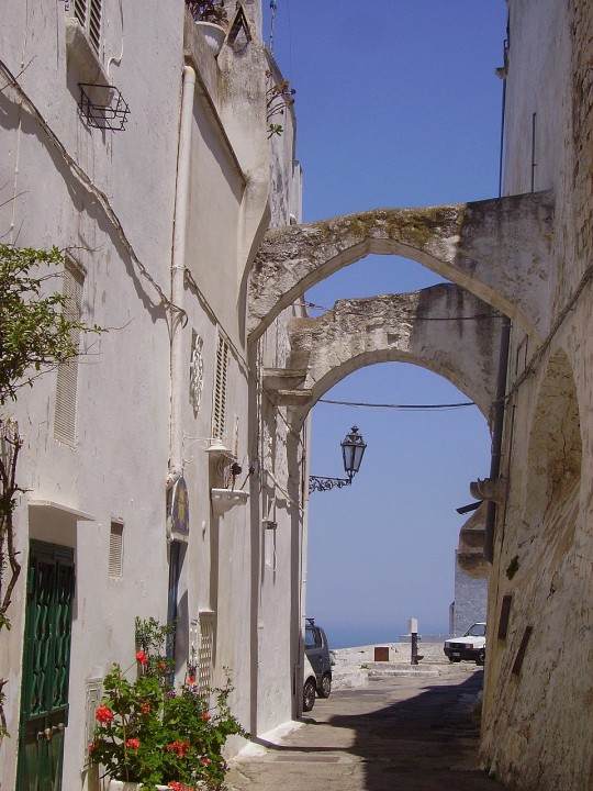 Zdjęcia: Ostuni, Apulia, brama na morze -Ostuni, WłOCHY Zdjęcia: Ostuni, Apulia, brama na morze -Ostuni, WłOCHY