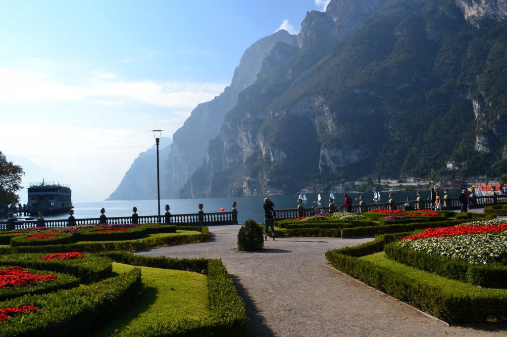 Zdjęcia: RIVA DEL GARDA, TRYDENT, Wczesno poranna Riva del Garda, WłOCHY Zdjęcia: RIVA DEL GARDA, TRYDENT, Wczesno poranna Riva del Garda, WłOCHY