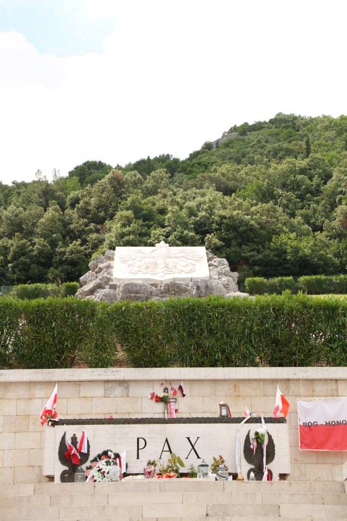Zdjęcia: MONTE CASSIO, MONTE CASSINO, CMENTARZ WOJENNY , WłOCHY Zdjęcia: MONTE CASSIO, MONTE CASSINO, CMENTARZ WOJENNY , WłOCHY