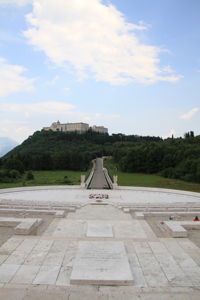 Zdjęcia: MONTE CASSIO, MONTE CASSINO, CMENTARZ WOJENNY , WłOCHY Zdjęcia: MONTE CASSIO, MONTE CASSINO, CMENTARZ WOJENNY , WłOCHY