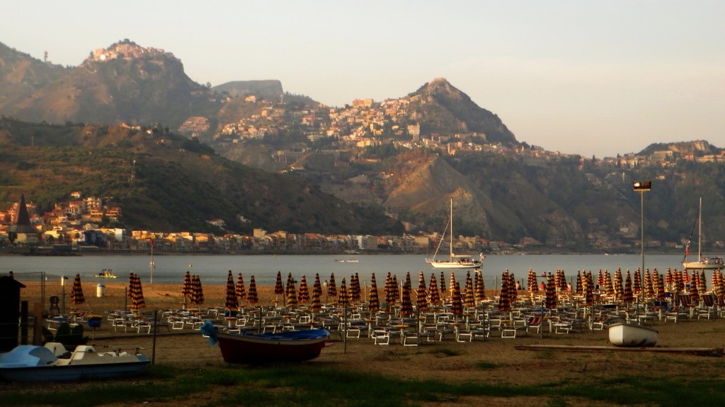 Zdjęcia: Giardini Naxos, Sycylia, Taormina widok z Giardini Naxos, WłOCHY Zdjęcia: Giardini Naxos, Sycylia, Taormina widok z Giardini Naxos, WłOCHY
