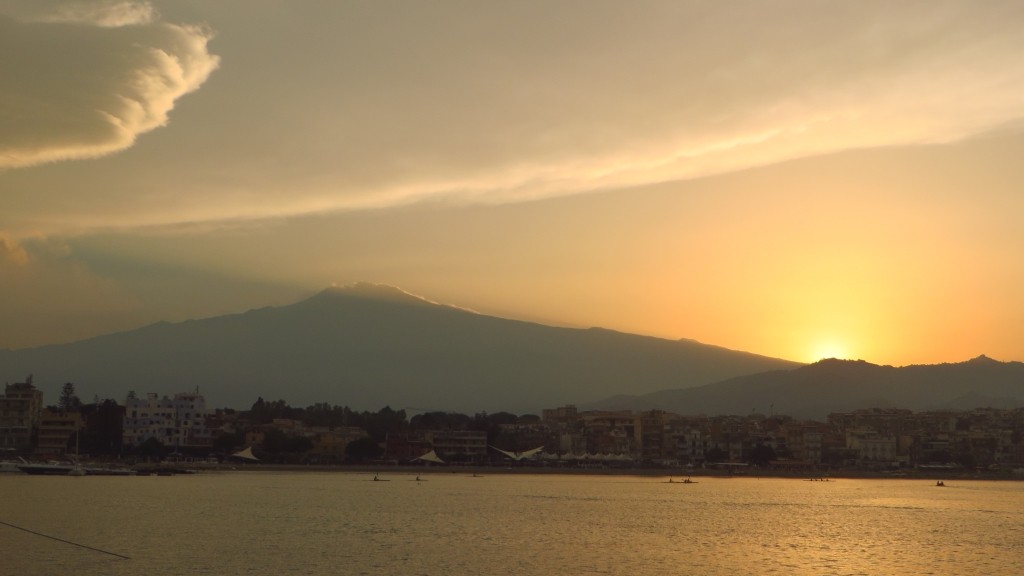 Zdjęcia: Giardini Naxos, Sycylia, Etna o zachodzie słońca, WłOCHY Zdjęcia: Giardini Naxos, Sycylia, Etna o zachodzie słońca, WłOCHY