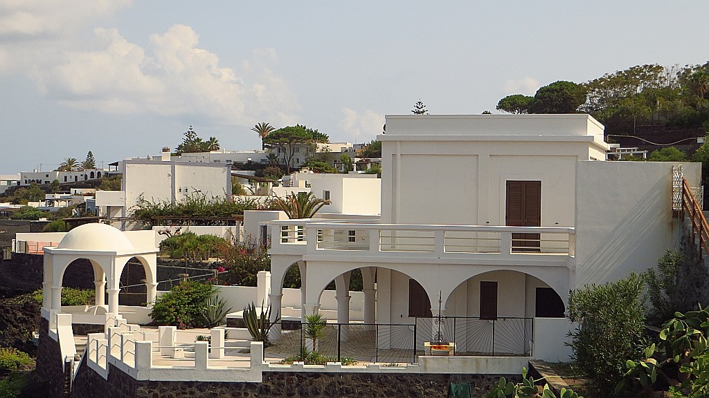 Zdjęcia: Stromboli, Wyspy Liparyjskie, widok na San Vincenzo, WłOCHY Zdjęcia: Stromboli, Wyspy Liparyjskie, widok na San Vincenzo, WłOCHY