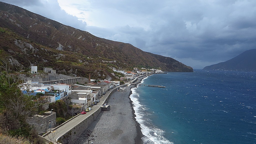 Zdjęcia: Lipari, Wyspy Liparyjskie, widok na Acquacaldę, WłOCHY Zdjęcia: Lipari, Wyspy Liparyjskie, widok na Acquacaldę, WłOCHY