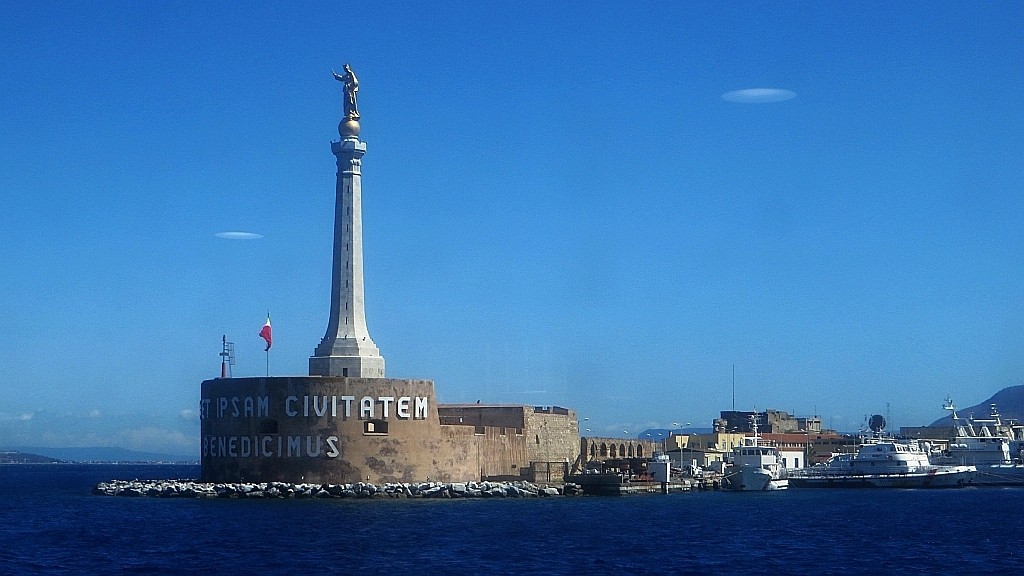 Zdjęcia: Cieśnina Mesyńska, południe Włoch, port w Mesynie, WłOCHY Zdjęcia: Cieśnina Mesyńska, południe Włoch, port w Mesynie, WłOCHY