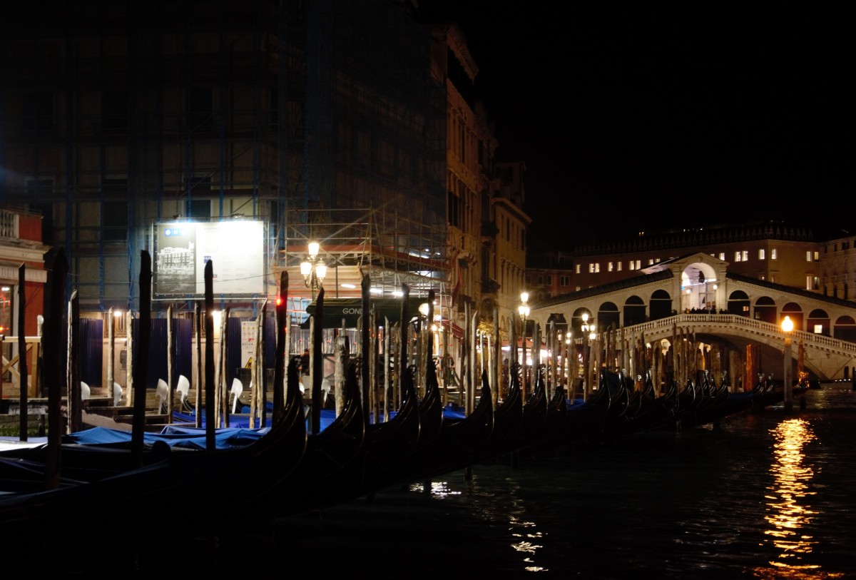 Zdjęcia: Canale Grande wieczorem, Wenecja, Przystanek na Canale Grande, WłOCHY Zdjęcia: Canale Grande wieczorem, Wenecja, Przystanek na Canale Grande, WłOCHY