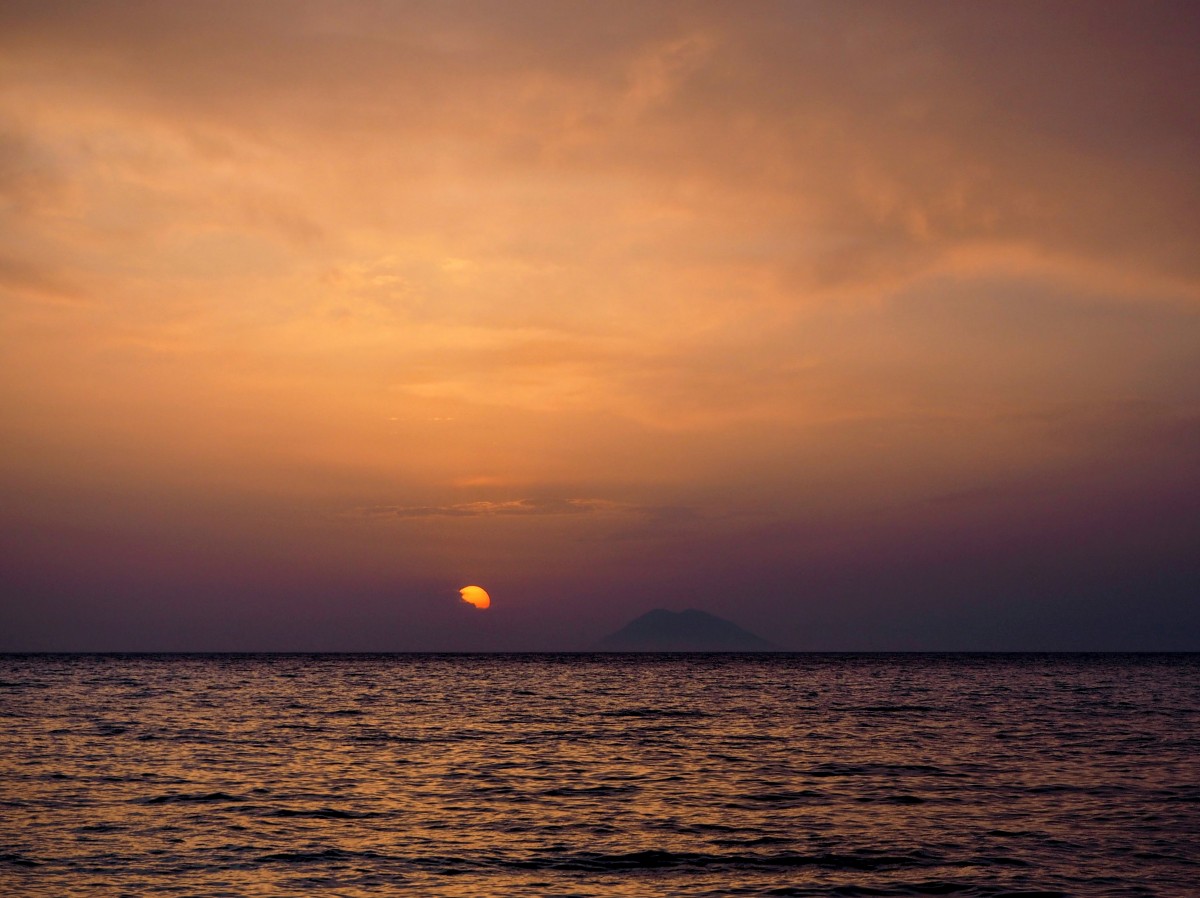 Zdjęcia: Tropea, Kalabria, Chmurny zachód, WłOCHY Zdjęcia: Tropea, Kalabria, Chmurny zachód, WłOCHY