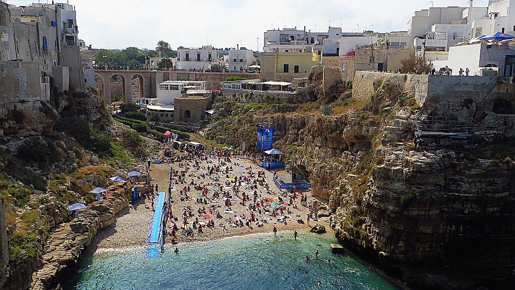 Zdjęcia: Polignano a Mare, Apulia, plaża miejska, WłOCHY Zdjęcia: Polignano a Mare, Apulia, plaża miejska, WłOCHY