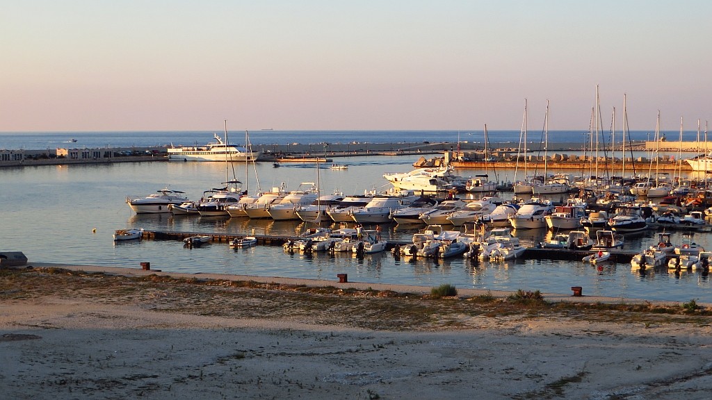 Zdjęcia: Vieste, Apulia, marina o zachodzie słońca, WłOCHY Zdjęcia: Vieste, Apulia, marina o zachodzie słońca, WłOCHY