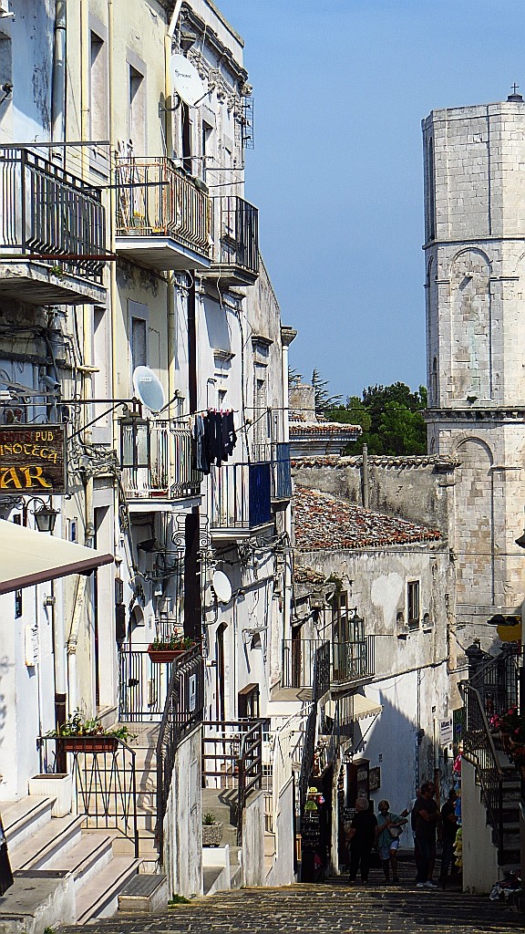 Zdjęcia: Monte Sant Angelo, Półwysep Gargano, stare miasto, WłOCHY Zdjęcia: Monte Sant Angelo, Półwysep Gargano, stare miasto, WłOCHY