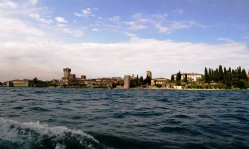 Zdjcie WOCHY / Lombardia / Sirmione /Jezioro Garda / Zamek Scaligerich w Sirmione
