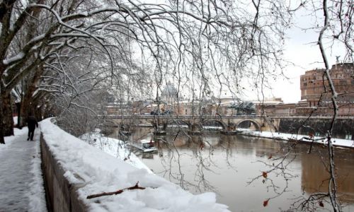 Zdjęcie WłOCHY / Rzym / Lungotevere / Rzym pod sniegiem