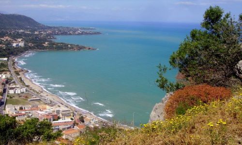 Zdjecie WOCHY / Sycylia / Cefalu - skaa La Rocca / panorama  na zatok