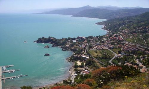 Zdjecie WOCHY / Sycylia / Cefalu - skaa La Rocca / panorama wybrzea widziana z La Rocca