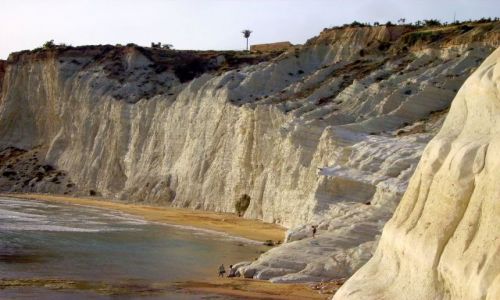 Zdjecie WOCHY / Sycylia / okolice Agrigento / zatoczka przy biaych klifach