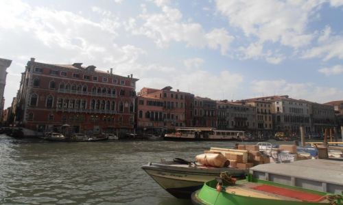 Zdj�cie W�OCHY / Wenecja / okolice Rialto  / Magia kolor�w