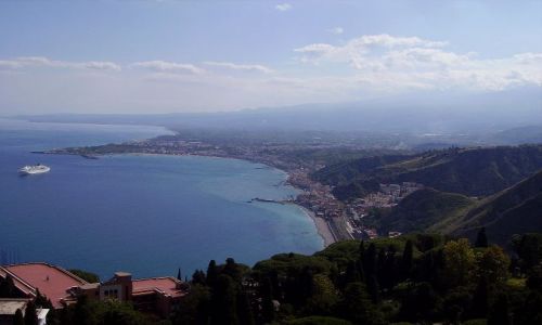 Zdjęcie WłOCHY / Sycylia / Taormina - / widok na wybrzeże k/Giardini Naxos