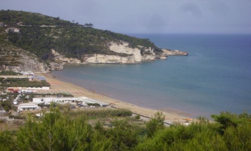 Zdjcie WOCHY / Apulia / Peschici / widok na plae z murw starego miasta