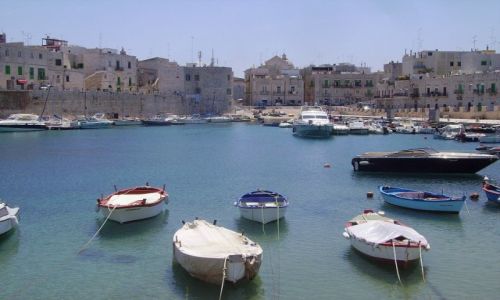 Zdjcie WOCHY / Apulia / Giovinazzo / widok z mariny
