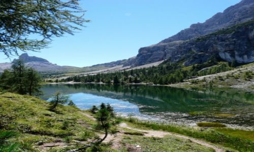 Zdjecie WOCHY / Dolomity / u podna Croda da Lago / Konkurs - zwierciadeko...