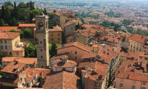Zdjęcie WłOCHY / Lombardia / Bergamo / Nad dachami Bergamo