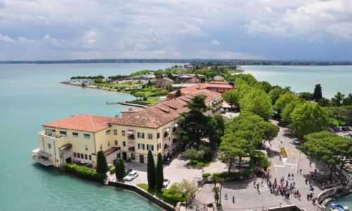 Zdjecie WOCHY / Lombardia/ prowincja Brescia / Sirmione / Sirmione - widok z zamku (4)