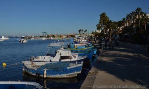 Zdjęcie WłOCHY / Apulia / Porto Cezareo / nabrzeże