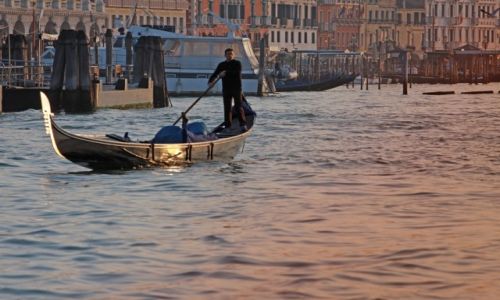 Zdjecie WOCHY / pn. Wochy / Wenecja / Gondolier